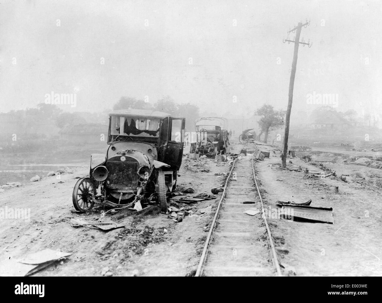Auto girato a pezzi in Galizia orientale, 1917 Foto Stock