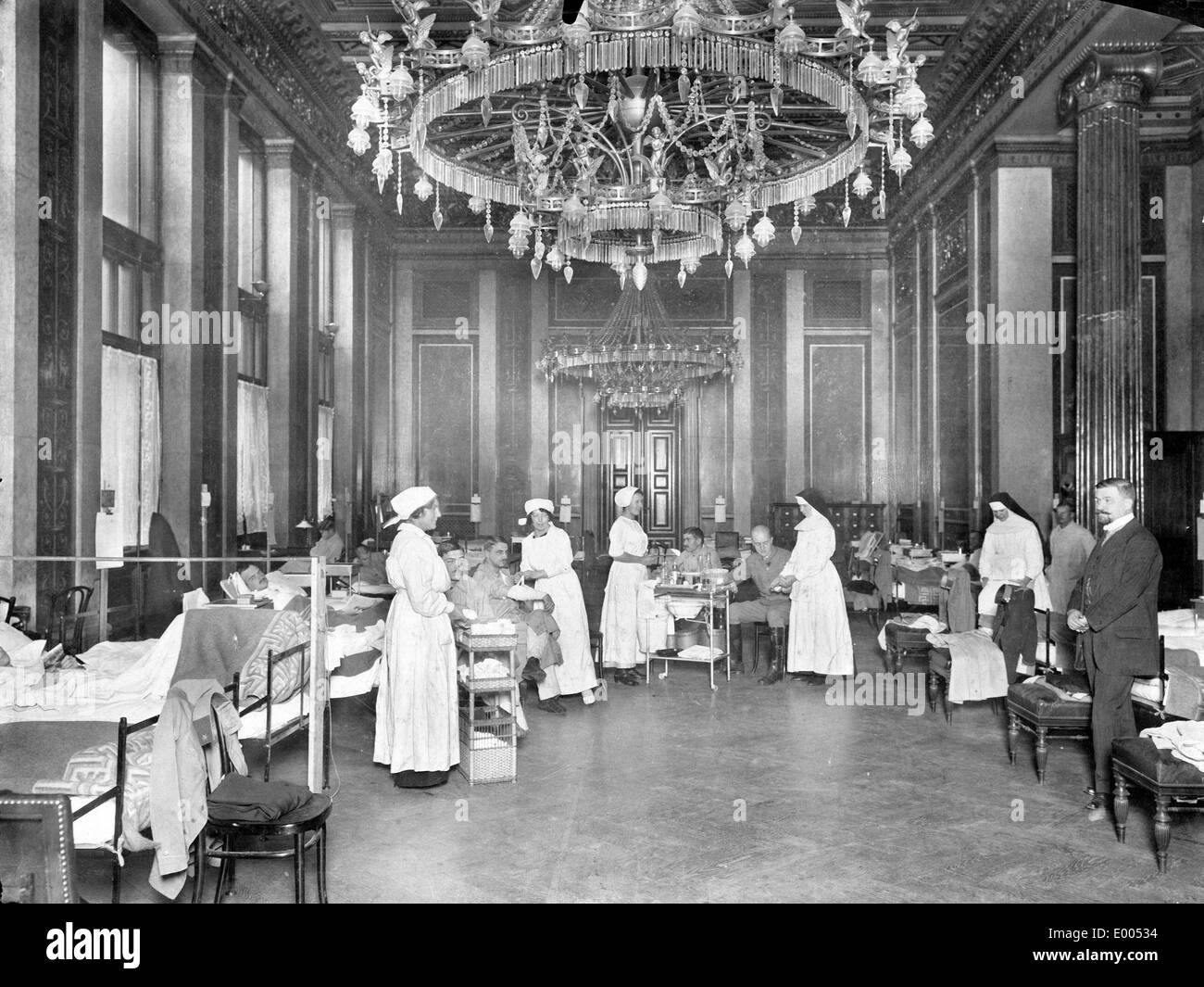 Ospedale militare nel Parlamento Viennese, 1915 Foto Stock