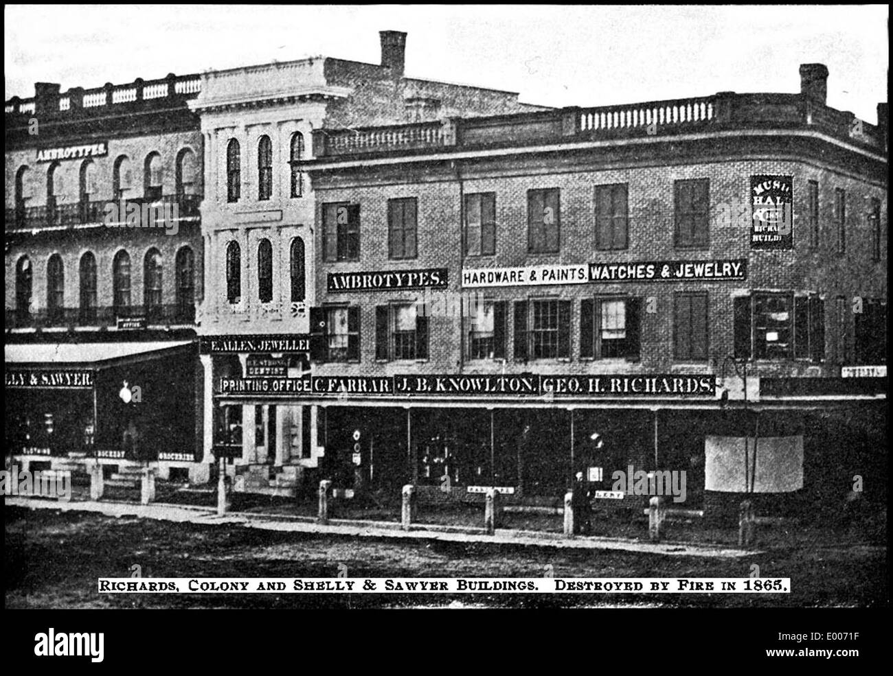 Gli edifici Richards, Colony e Shelly & Sawyer a Keene, New Hampshire, rappresentano strutture chiave nel centro storico della città. Questi edifici riflettono l’evoluzione architettonica e il ruolo dell’area nel commercio locale. Foto Stock