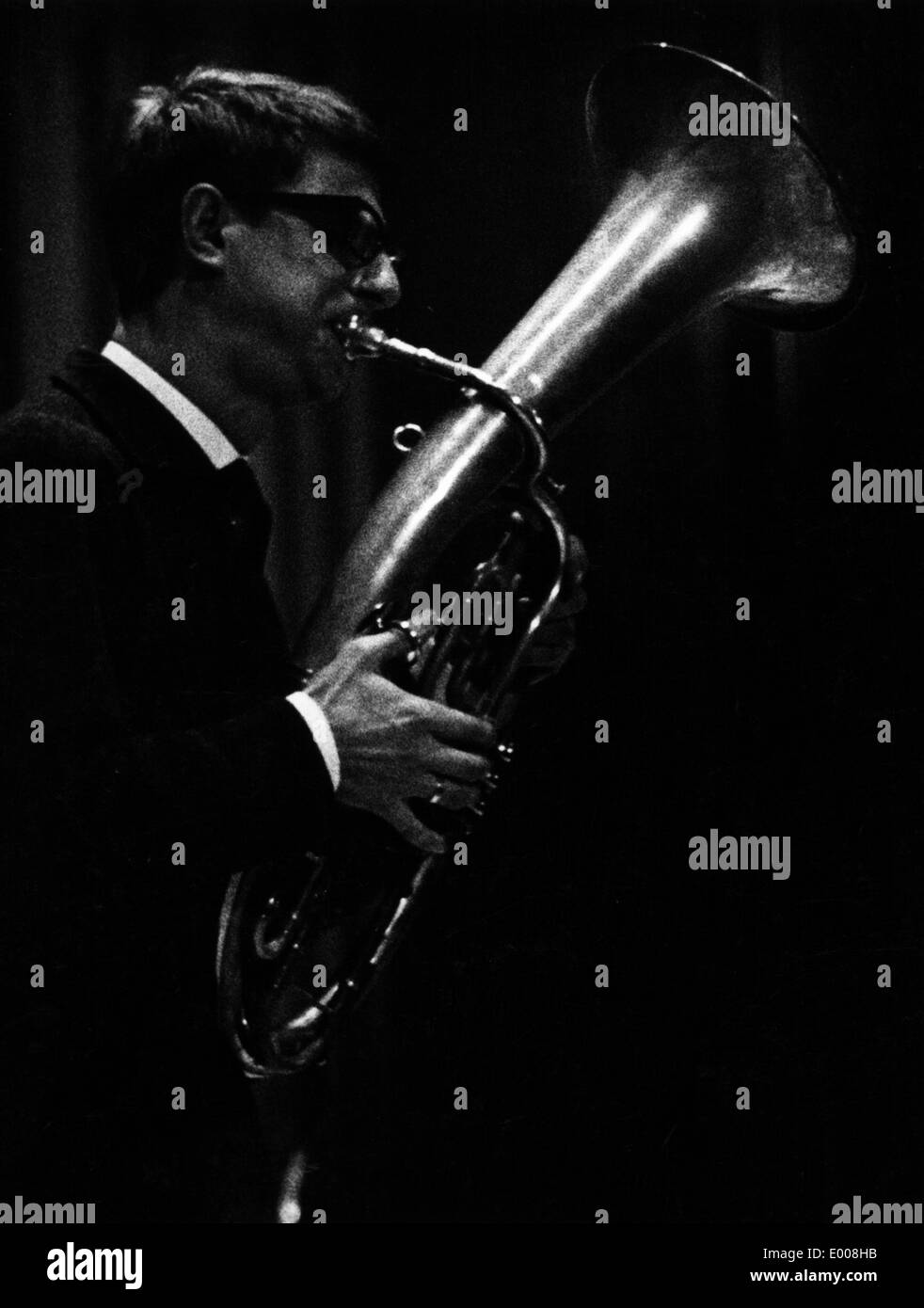 Musicista jazz con tuba Foto Stock