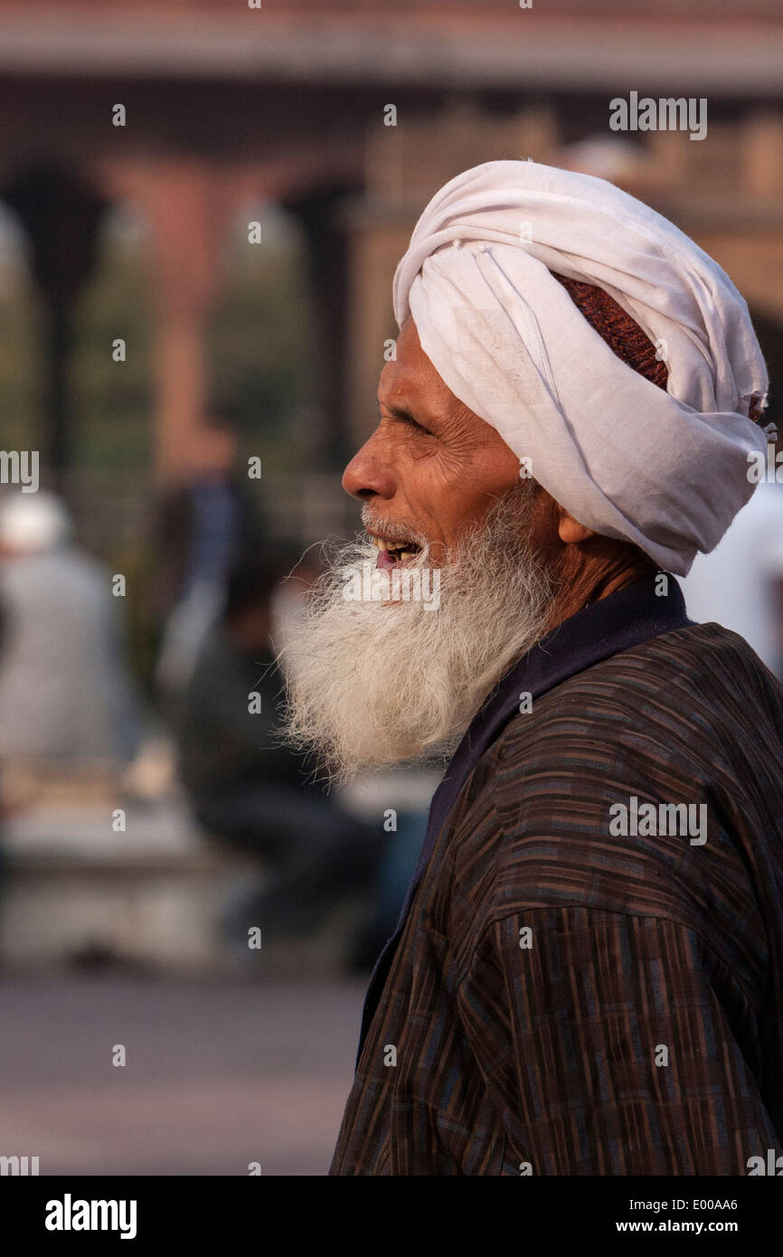 New Delhi, India. Indiano musulmana nel cortile della Jama Masjid (Moschea del Venerdì). Foto Stock