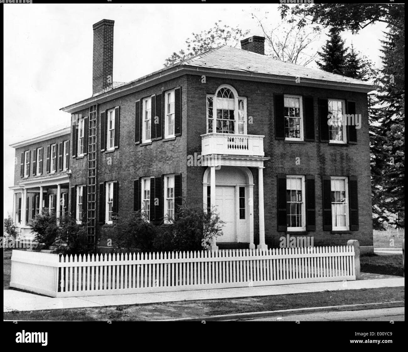 La Colony House a Keene, New Hampshire, è una casa storica nota per il suo stile architettonico e la sua associazione con la famiglia Horatio Colony, significativa nello sviluppo della città. Foto Stock
