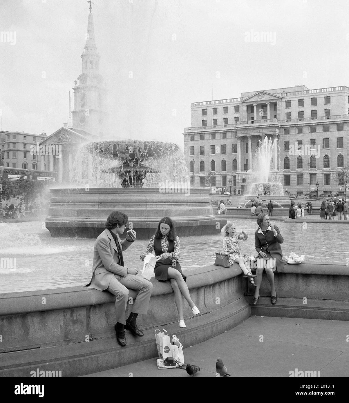 Trafalgar Square a Londra, 1964 Foto Stock