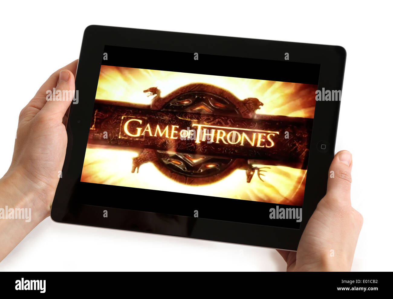 La visione di 'Gioco di troni' su un iPad di Apple computer tablet Foto Stock