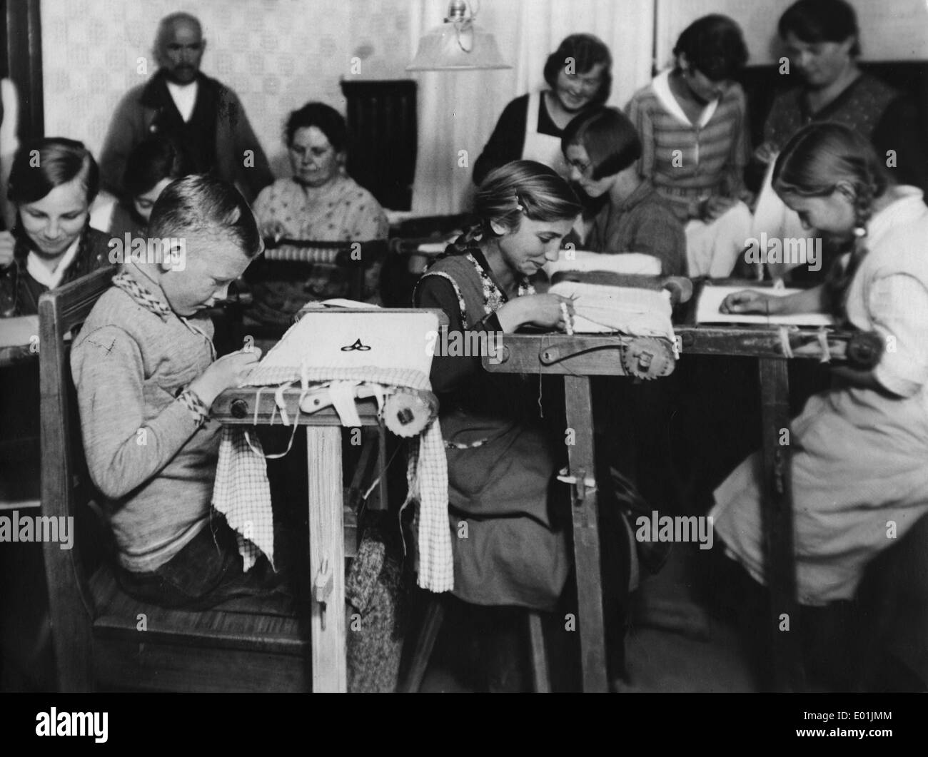 I bambini che lavorano, 1920s Foto Stock