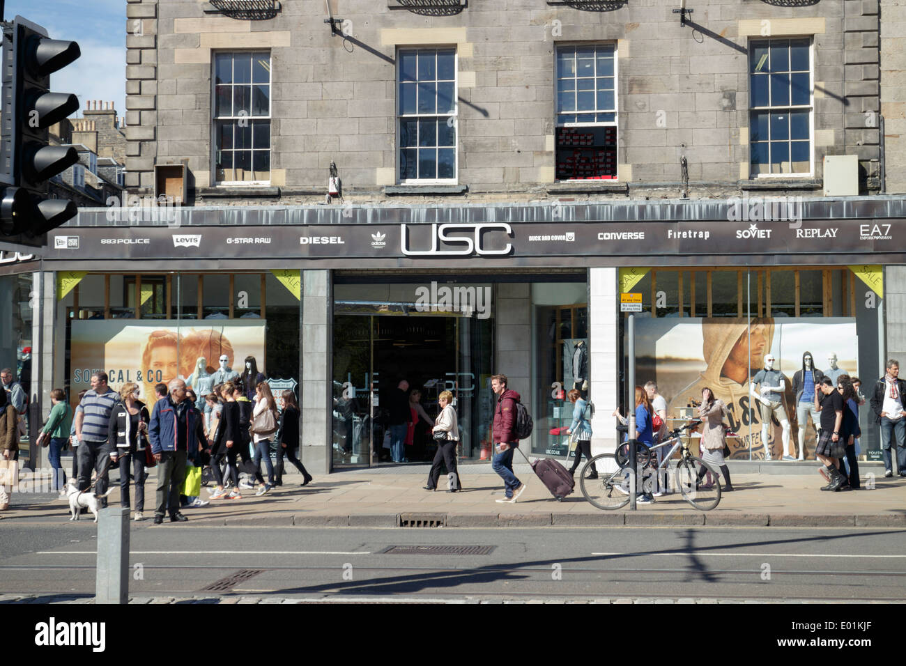 USC negozio di fronte a Princes Street, Edinburgh. Foto Stock