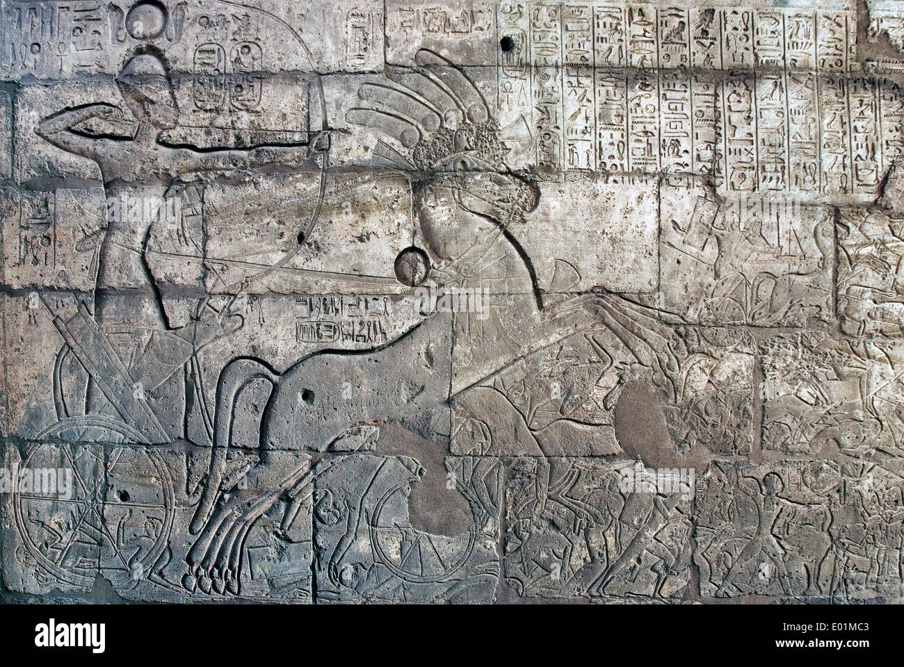 Ramesseum : il tempio funerario del faraone Ramses II il Grande(1303-1213 A.C. XIX dyn.). La battaglia di Kadesh. Foto Stock