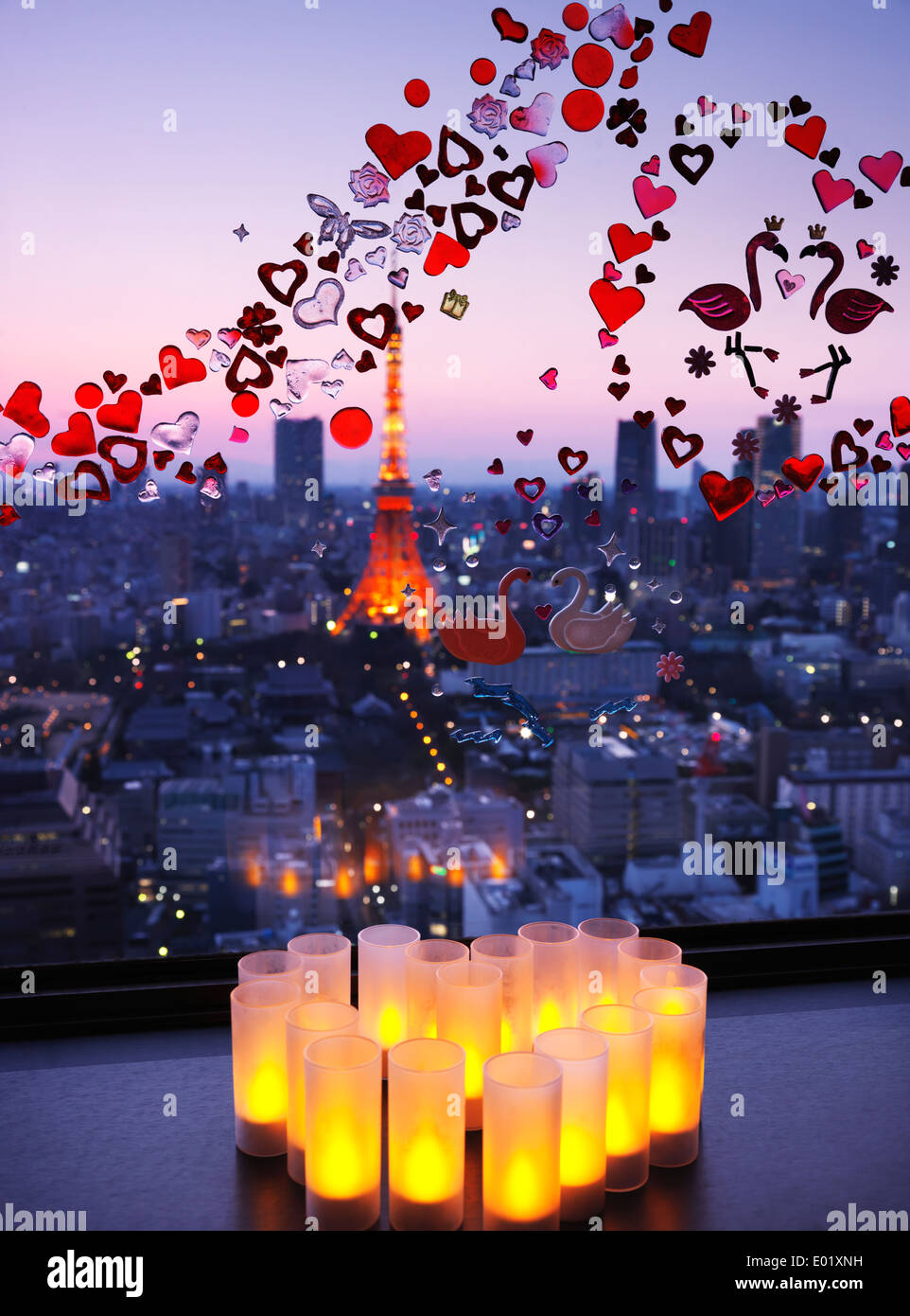 Romantica vista sulla Tokyo Tower dal World Trade Center building a Tokyo in Giappone. Foto Stock