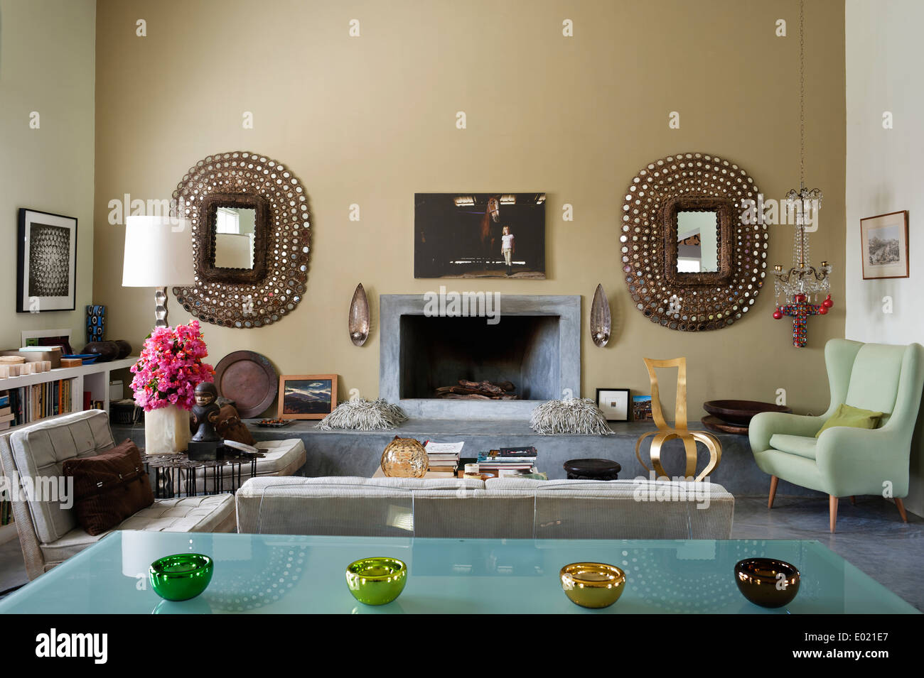 Jewelled specchi a camino in Baja home inglese di interior designer Jenny Armit Foto Stock