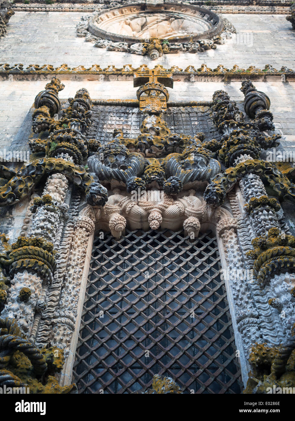 Capitulo finestra intagliata in pietra in stile manuelino, Convento de Cristo, Tomar Foto Stock