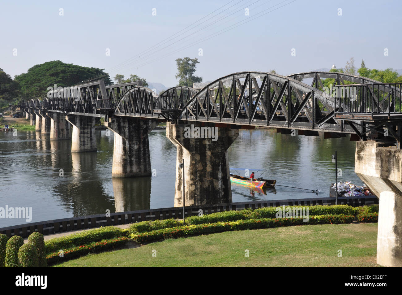 Ponte del Mae Klong River, costruito durante il WW ll da POW e reso famoso dal film "Il Ponte sulla Rive Kwai'. Foto Stock