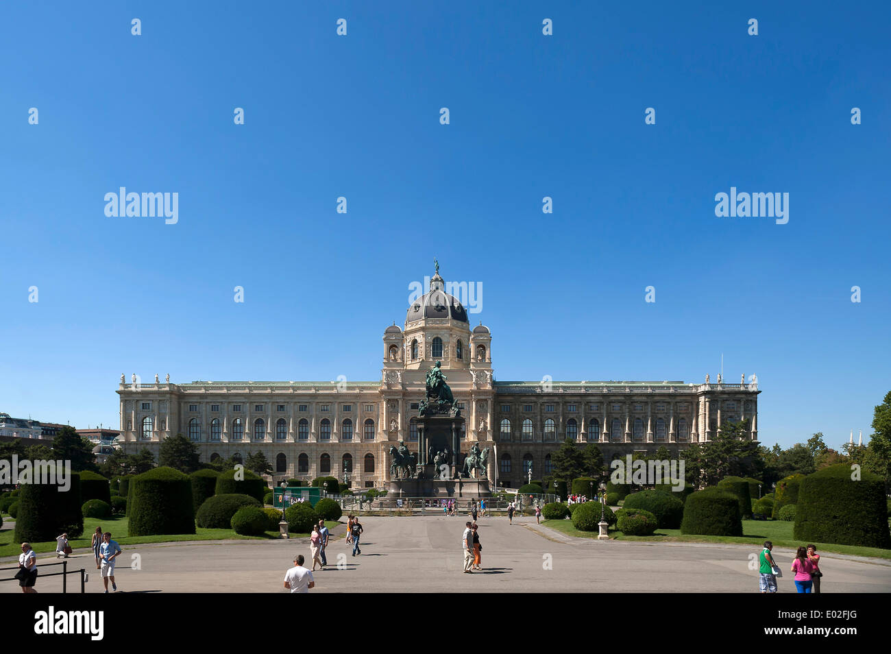 Museo di Storia Naturale, con il monumento a Maria Teresa davanti, Maria Teresa Square, Vienna, Vienna, Austria Foto Stock