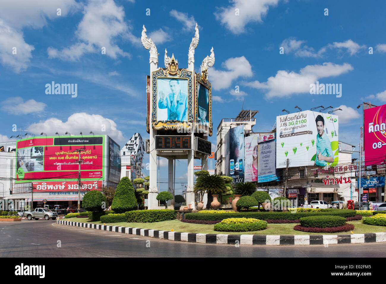 Clock Tower, rotatoria, Udon Thani, Isan o Isaan, Thailandia Foto Stock