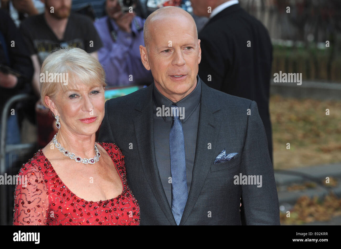 Londra, UK, UK. 22 Luglio, 2013. Helen Mirren e Bruce Willis arriva per Premiere Europeo di 'Rossi 2' a l'Odeon West End. © Ferdaus Shamim/ZUMA filo/ZUMAPRESS.com/Alamy Live News Foto Stock