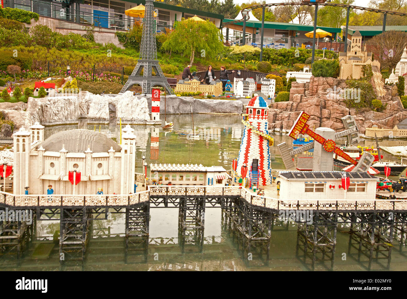 Regno Unito, Windsor, Legoland, una famiglia leisure park, un display di Lego. Foto Stock