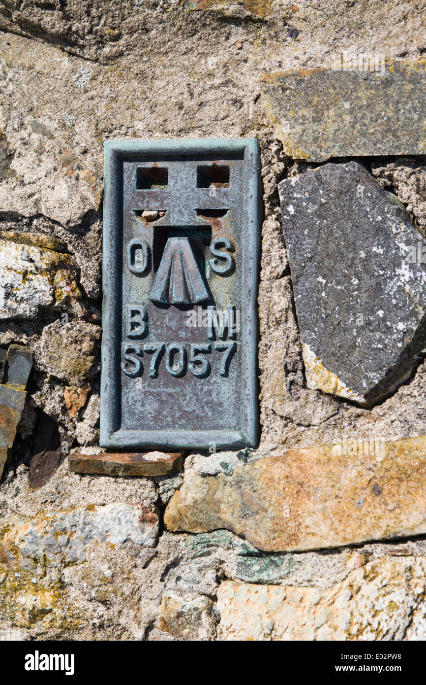 Ordnance Survey bench mark 37057 su Ramsey Island, Pembrokeshire, West Wales Foto Stock