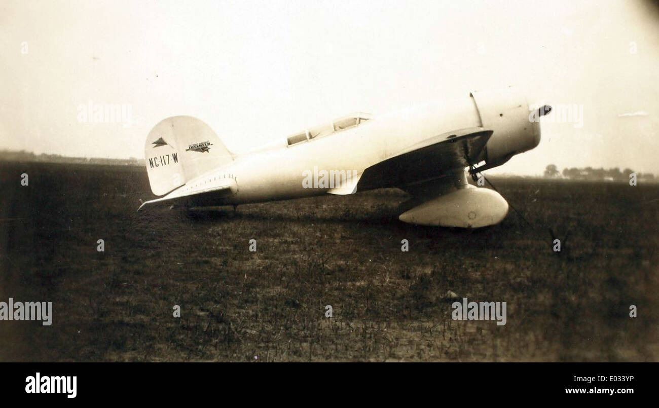 Il Lockheed Model 8A Sirius, NC117W, è un velivolo leggero statunitense equipaggiato con il motore Pratt & Whitney R-1340 Wasp. Questo aereo è stato utilizzato per il trasporto passeggeri ed è stato una parte fondamentale dei primi sviluppi dell'aviazione. Foto Stock