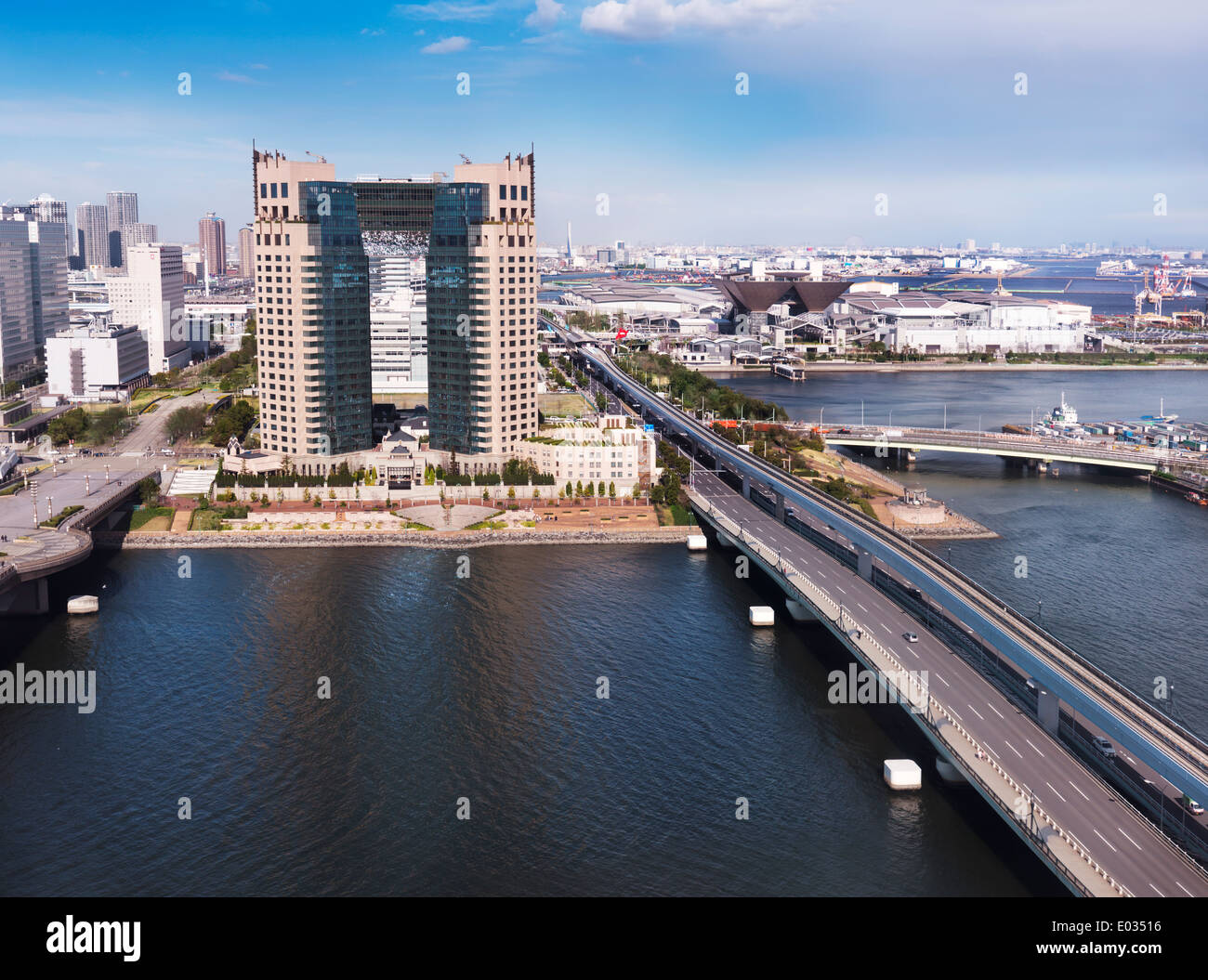 Centro di telecomunicazioni in Odaiba, presso Tokyo, Giappone. Foto Stock