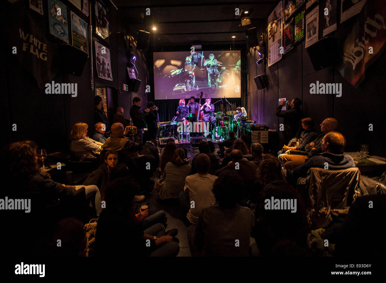 Torino, Italia. 30 apr 2014. "Torino Jazz Festival Fringe in blah blah Via Po 21 -CFM5tet - La voce della tromba Credito: Davvero Facile Star/Alamy Live News Foto Stock