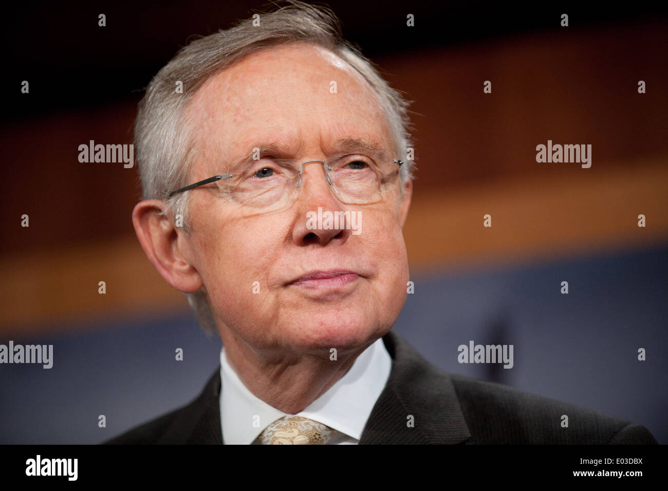 Il leader della maggioranza del senatore Harry Reid sul passaggio del libro paga i tagli fiscali 23 Dicembre 2011 a Washington, DC. Foto Stock