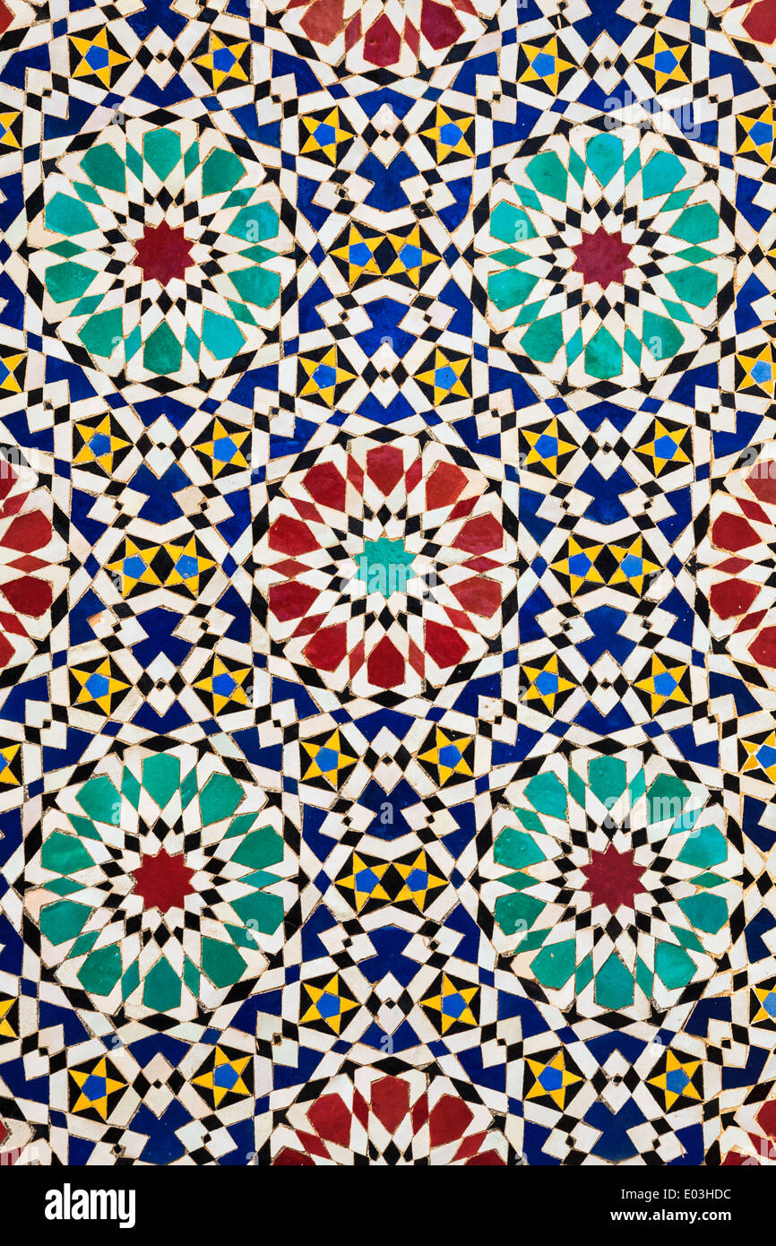 Coloratissimi mosaici Arabi di Fez, Marocco Foto Stock