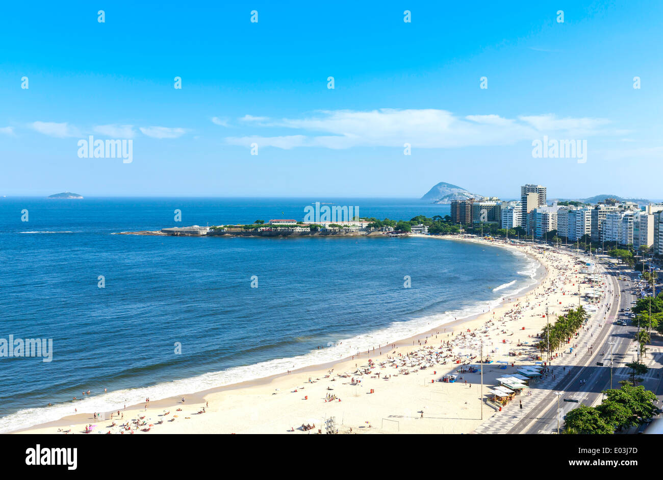 Sulla spiaggia di Copacabana, Rio de Janeiro, Brasile Foto Stock