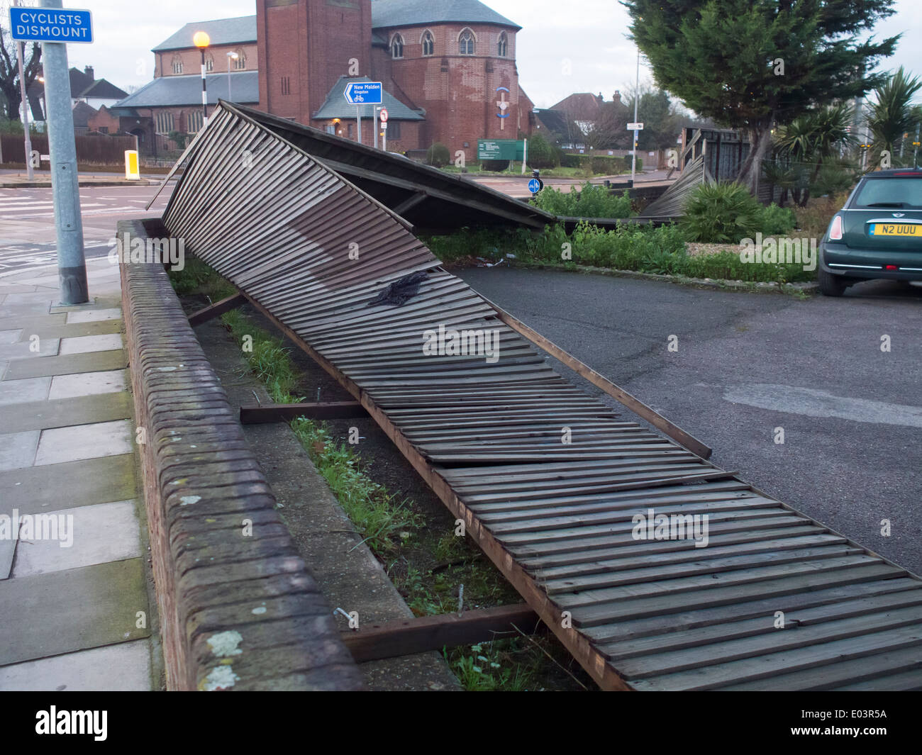 Un recinto soffiata bu alta venti a New Malden, Londra Foto Stock