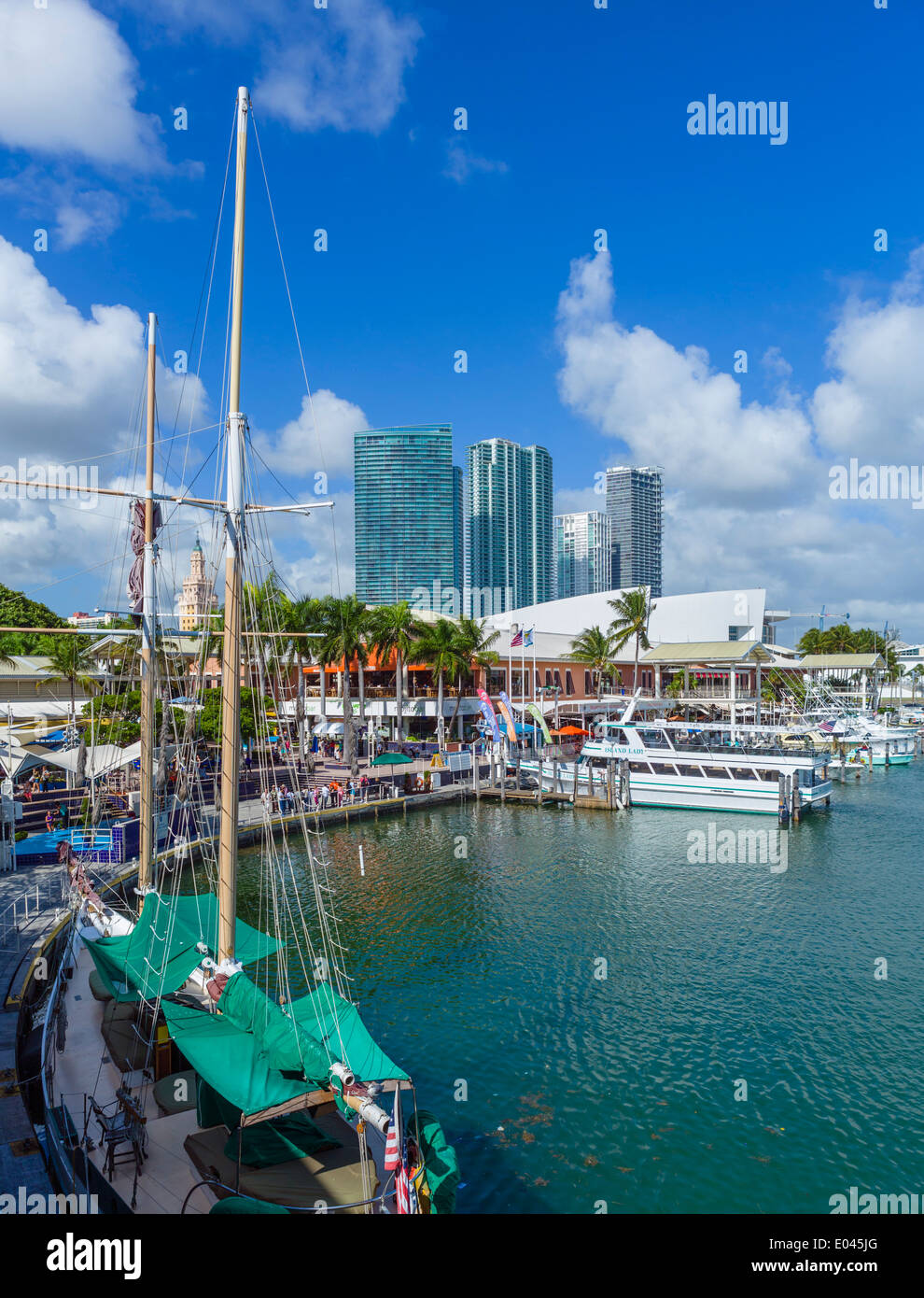 Il lungomare al Bayside Marketplace in downtown Miami, Florida, Stati Uniti d'America Foto Stock