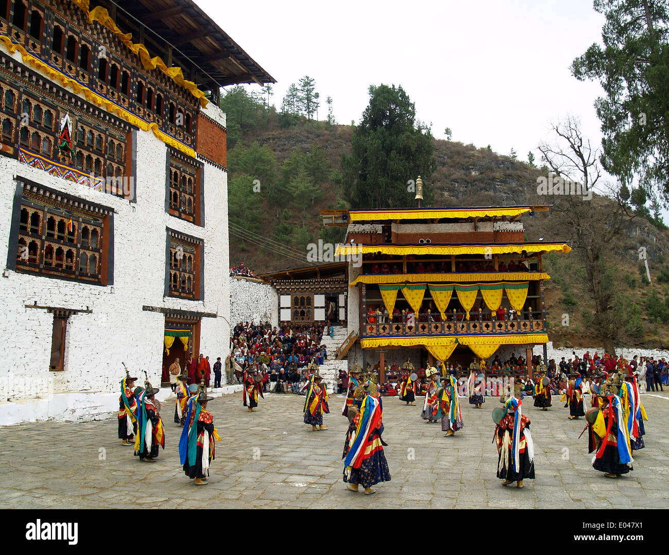 Il Tsechu Festival di Paro, danza di Black Hats,Bhutan Foto Stock