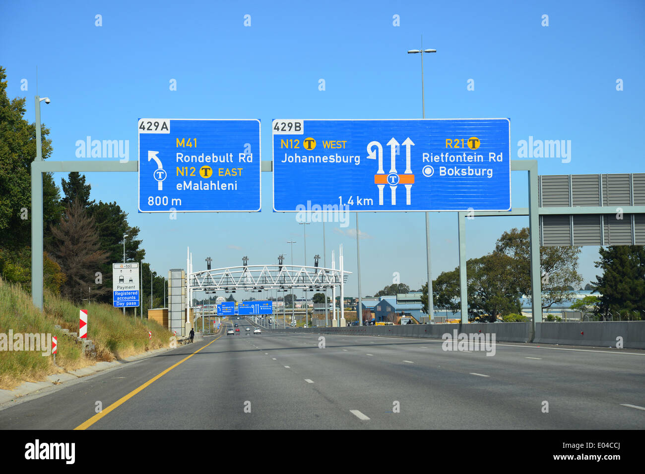 Il riconoscimento automatico del numero di targa (ANPR) sull'autostrada N17 nei pressi di Boksburg, East Rand, provincia di Gauteng, Repubblica del Sud Africa Foto Stock
