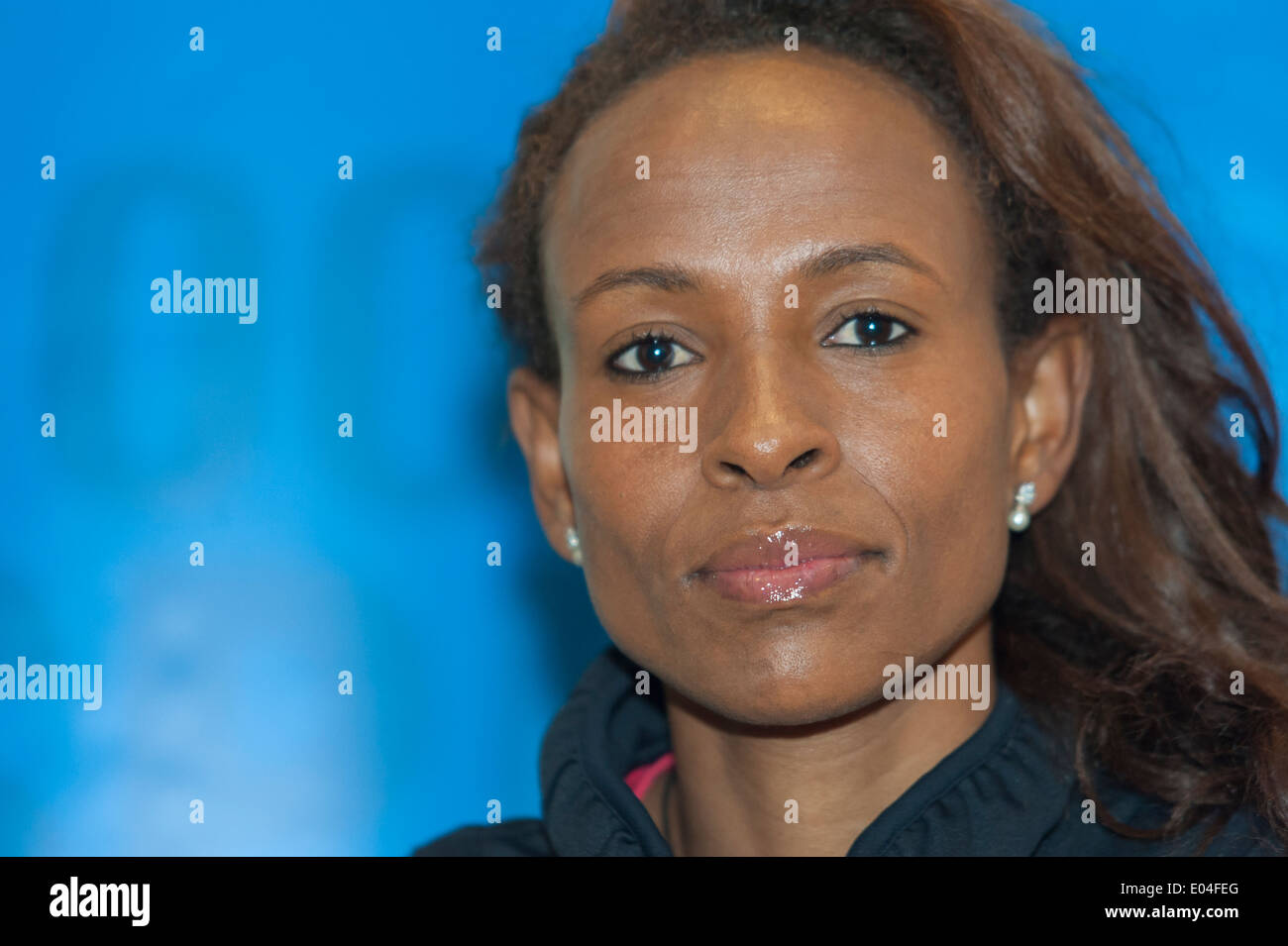 Etiope a lunga distanza runner Meseret DEFAR alla conferenza stampa un giorno prima del suo inizio a 5000m a Zurigo 2013. Foto Stock