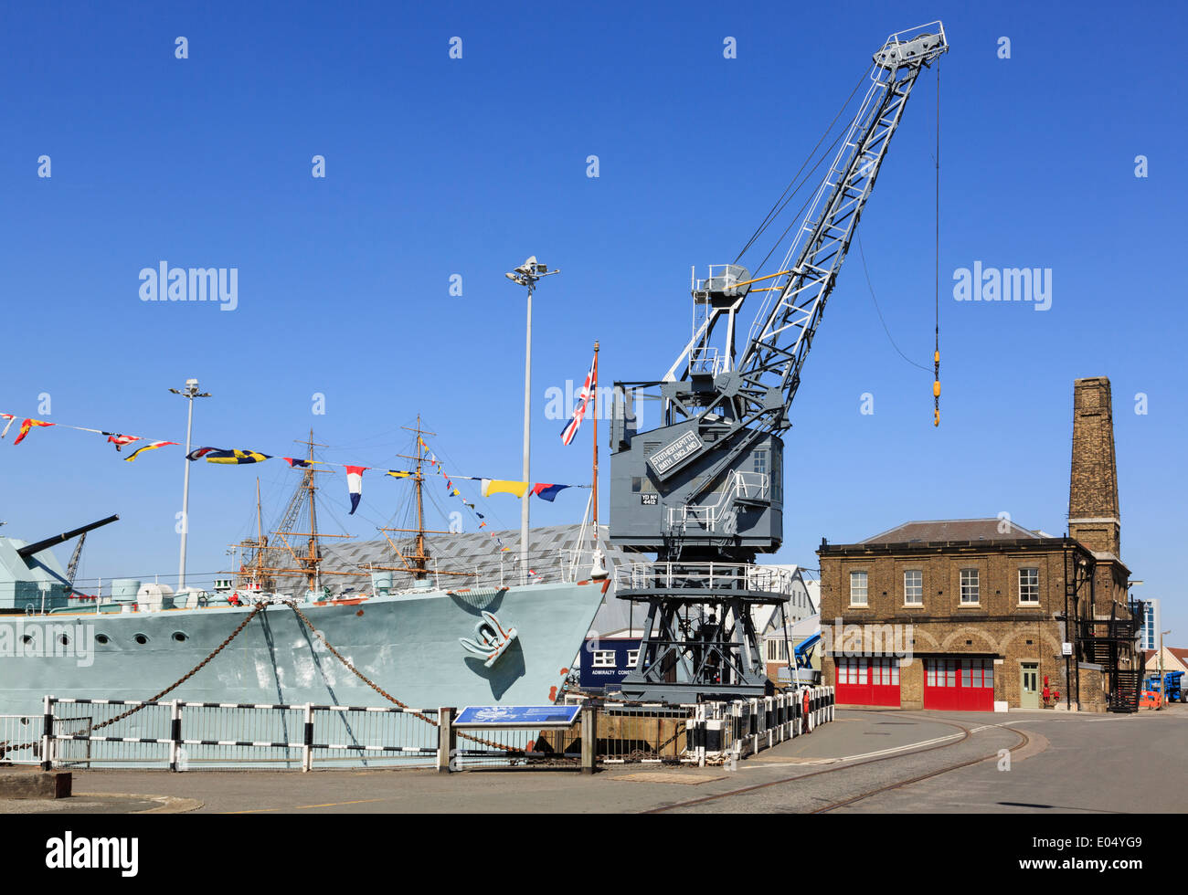 Gru da HMS Cavalier a Maritime Heritage Museum di Historic Dockyard, Chatham, Kent, Inghilterra, Regno Unito, Gran Bretagna Foto Stock