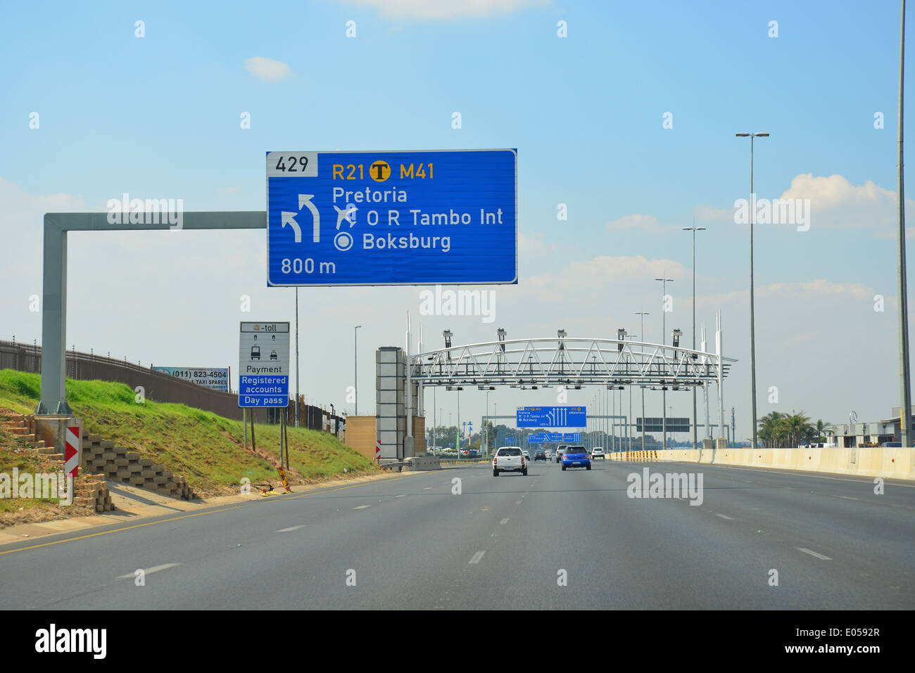 Il riconoscimento automatico del numero di targa (ANPR) sull'autostrada N17 nei pressi di Boksburg, East Rand, provincia di Gauteng, Repubblica del Sud Africa Foto Stock