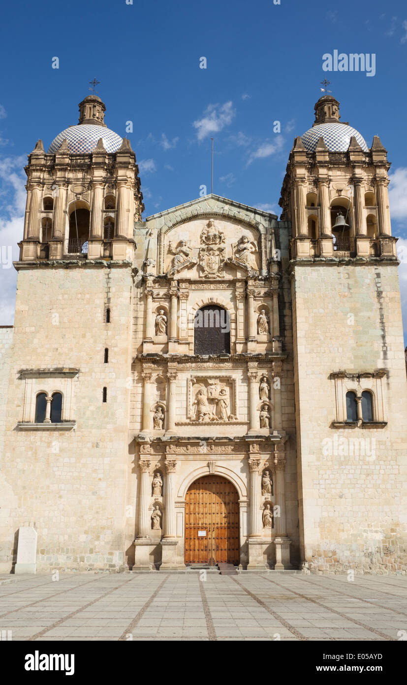La facciata della chiesa di Santo Domingo città di Oaxaca Messico Foto Stock
