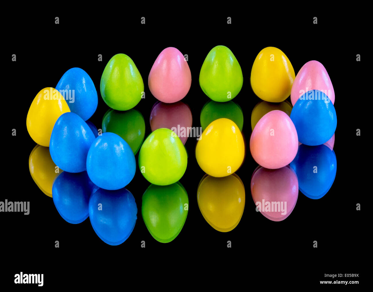 Anello di caramelle con un riflesso Foto Stock