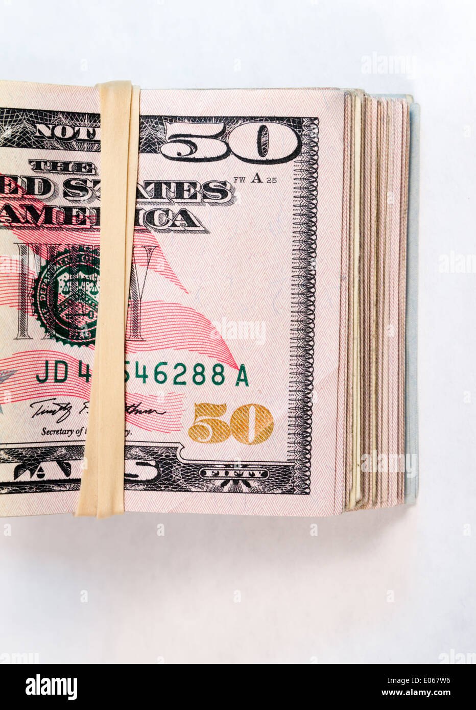Borra piegato cinquanta le fatture del dollaro il denaro americano un pagamento in contanti Foto Stock
