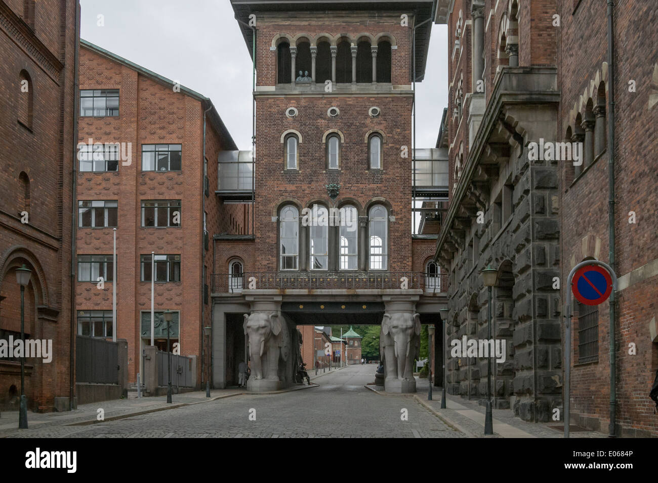 Elephant Gate e torre di guardia, visto dal cancello Dipylon, Copenhagen, Danimarca Foto Stock