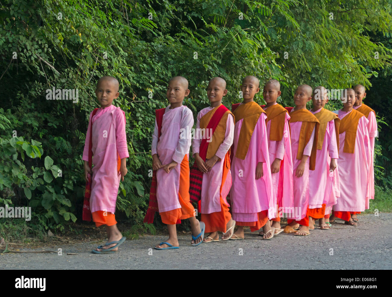 Le monache, Mandalay Myanmar Foto Stock