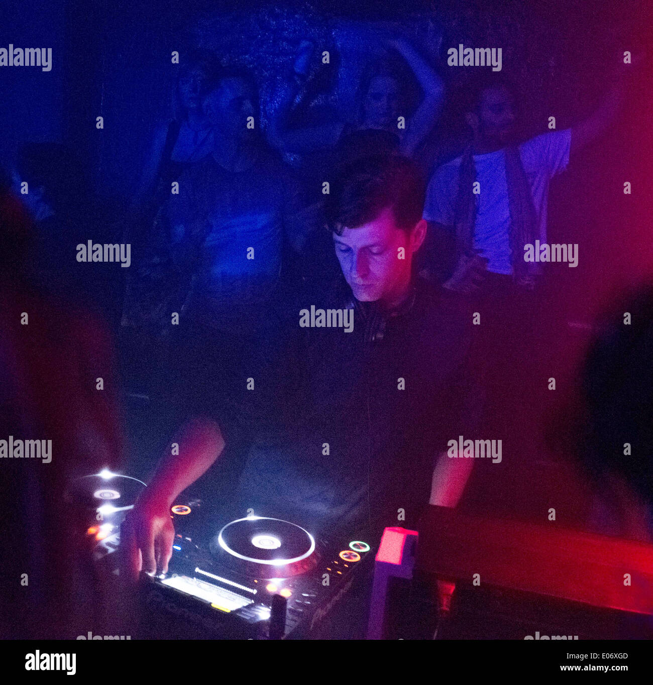 Steffen Berkhahn noto come DJ Dixon da Berlino suonare dal vivo Foto Stock