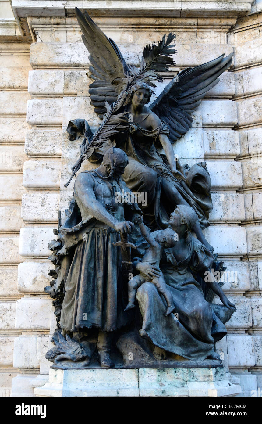 Royal Castle Budapest Ungheria, la collina del castello statua allegorica della pace da Karoly Senyey Foto Stock