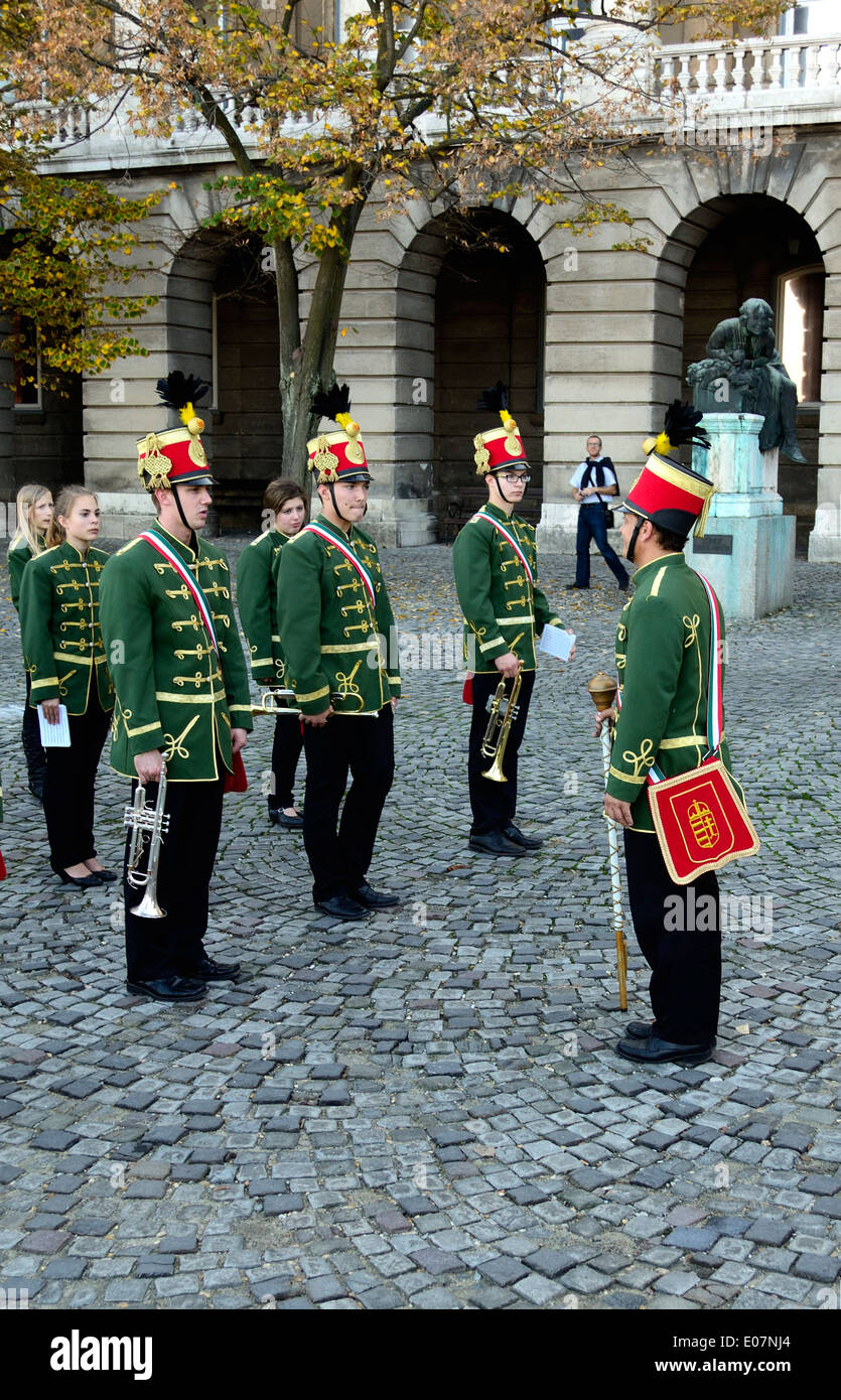 Ungheria Budapest Castle Hill Royal Palace ussaro parade musicisti Foto Stock