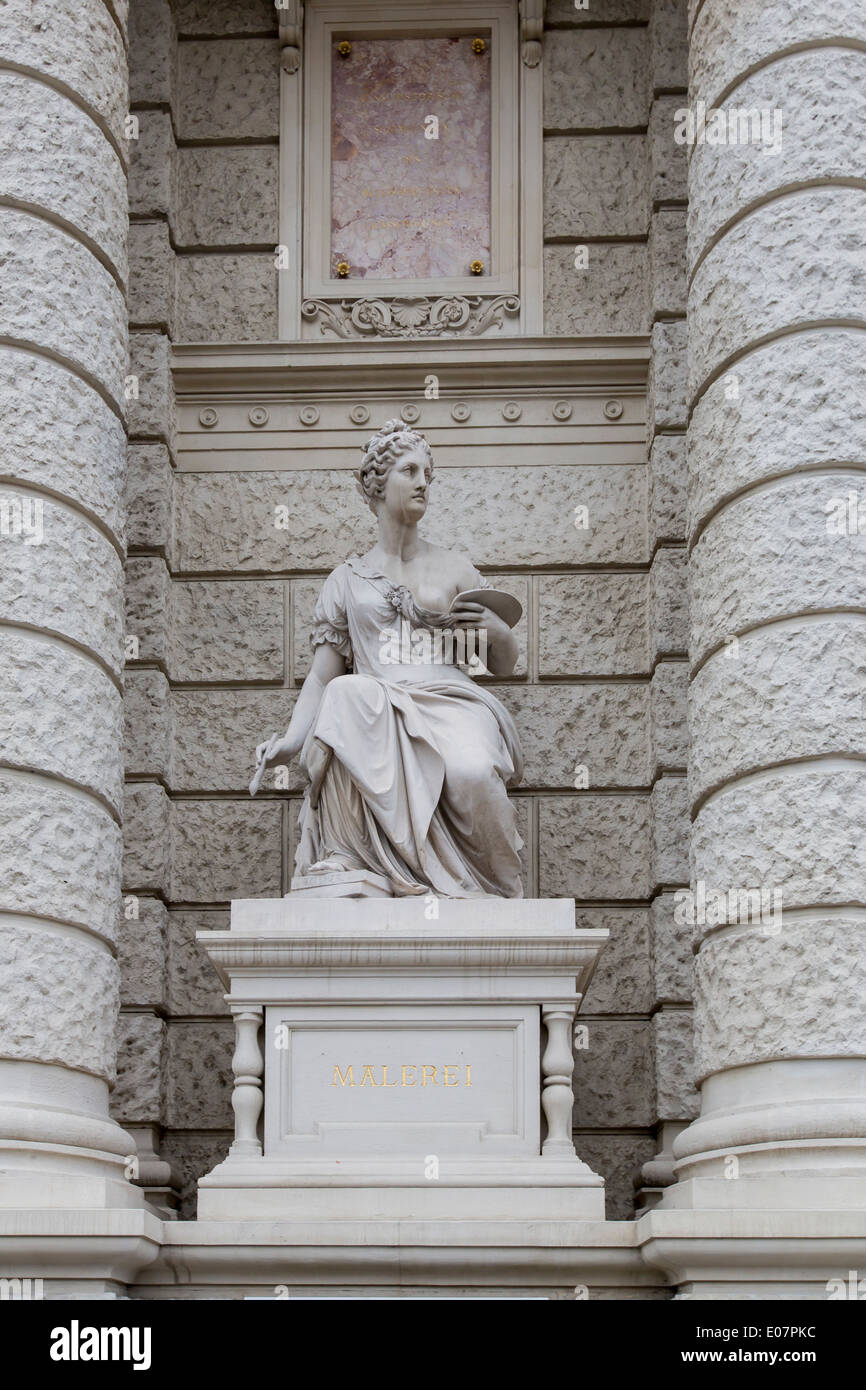 La scultura Malerei dalla facciata del Kunsthistorisches Museum di Vienna Foto Stock