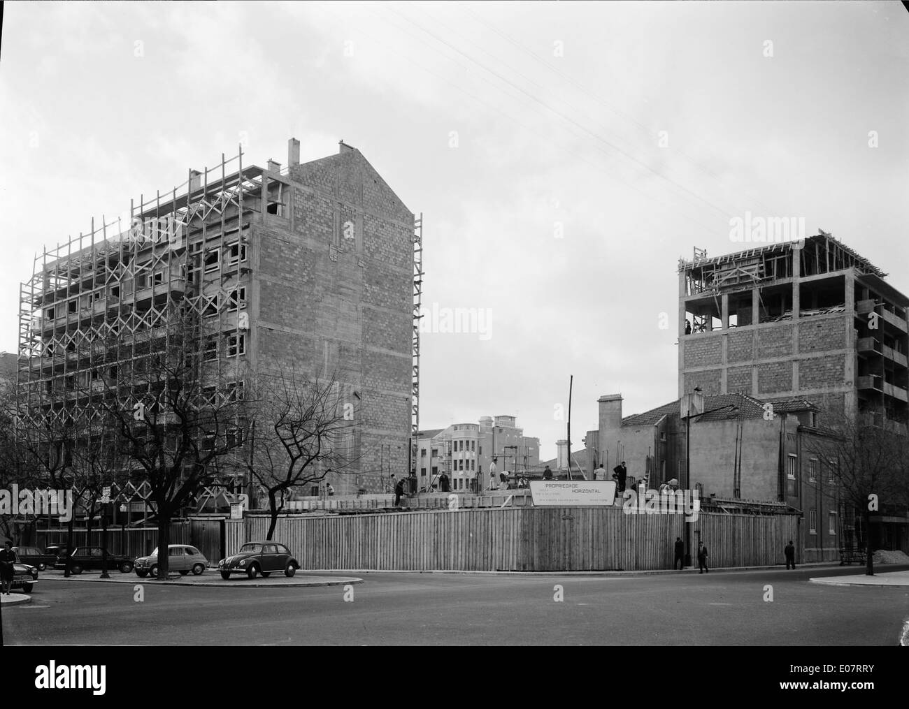 Metalcime Arquitectura è uno studio di architettura portoghese specializzato nello sviluppo urbano e nella progettazione di edifici. Sono noti per il loro uso innovativo del metallo e le moderne tecniche di costruzione negli ambienti urbani. Foto Stock