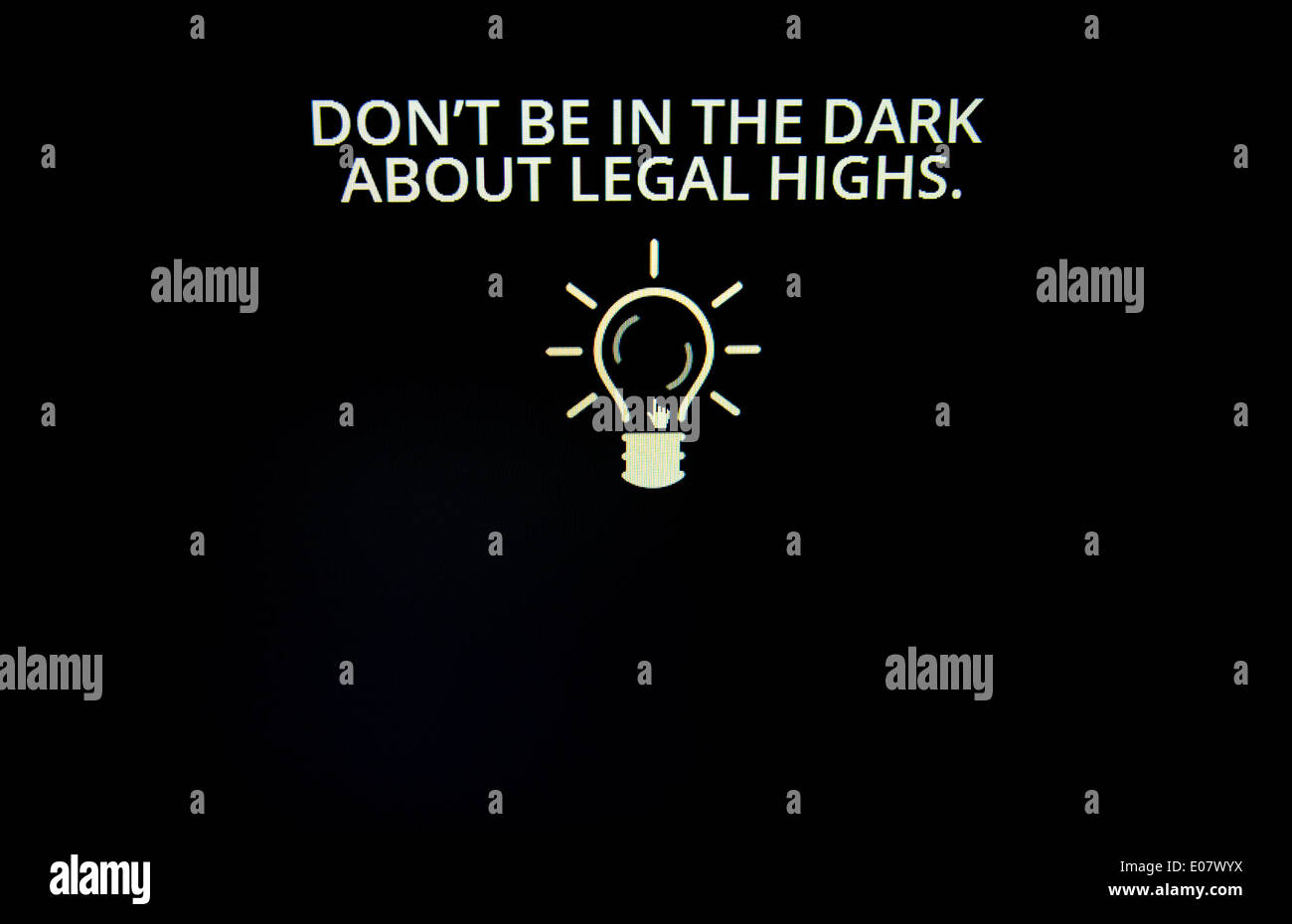 Regno Unito il 5 maggio 2013. Molti di UK festival musicali tra cui Glastonbury, Bestival e T nel Parco ha vietato la vendita di alti legali presso i loro eventi. I membri della Associazione dei Festival indipendenti hanno anche preso parte a un blackout digitale per funzionare per 24 ore a partire dalle 09:00 BST di lunedì 5 maggio 2014. I visitatori del festival di siti web sono accolti da una schermata nera con una luce bianca Lampadina e un messaggio che dice "non essere al buio su alti legali". Mark Richardson/Alamy Live News. Foto Stock