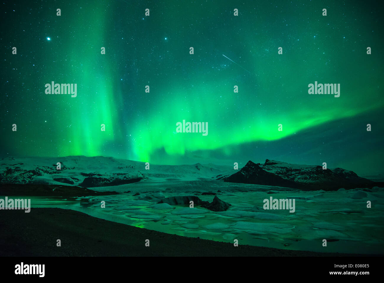 Aurora Boreale sopra Jokulsarlon, Islanda Foto Stock