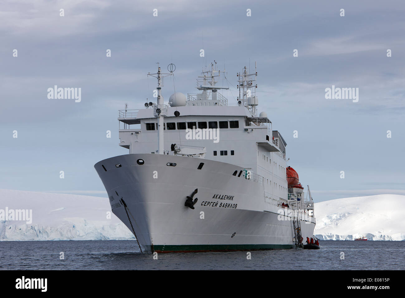 Akademik sergey vavilov ricerca russo nave a Port Lockroy antartide Foto Stock