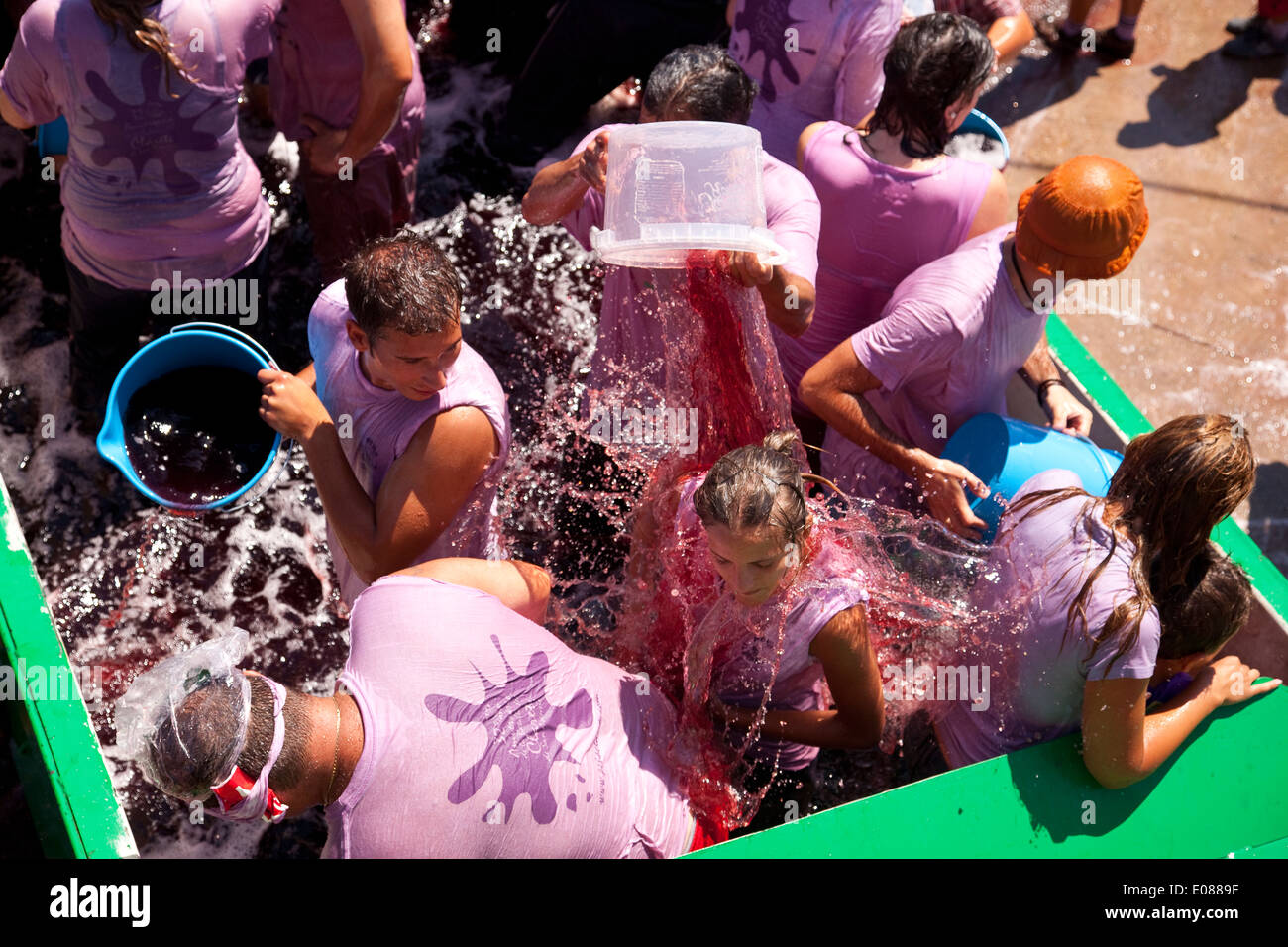 Battaglia di 'Clarete'. Vino di colore rosa. San Asensio. La Rioja. Spagna. Europa Foto Stock