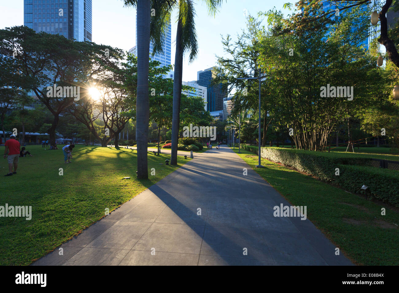 Filippine, Manila Makati Business District, Makati Avenue, Parco Foto Stock