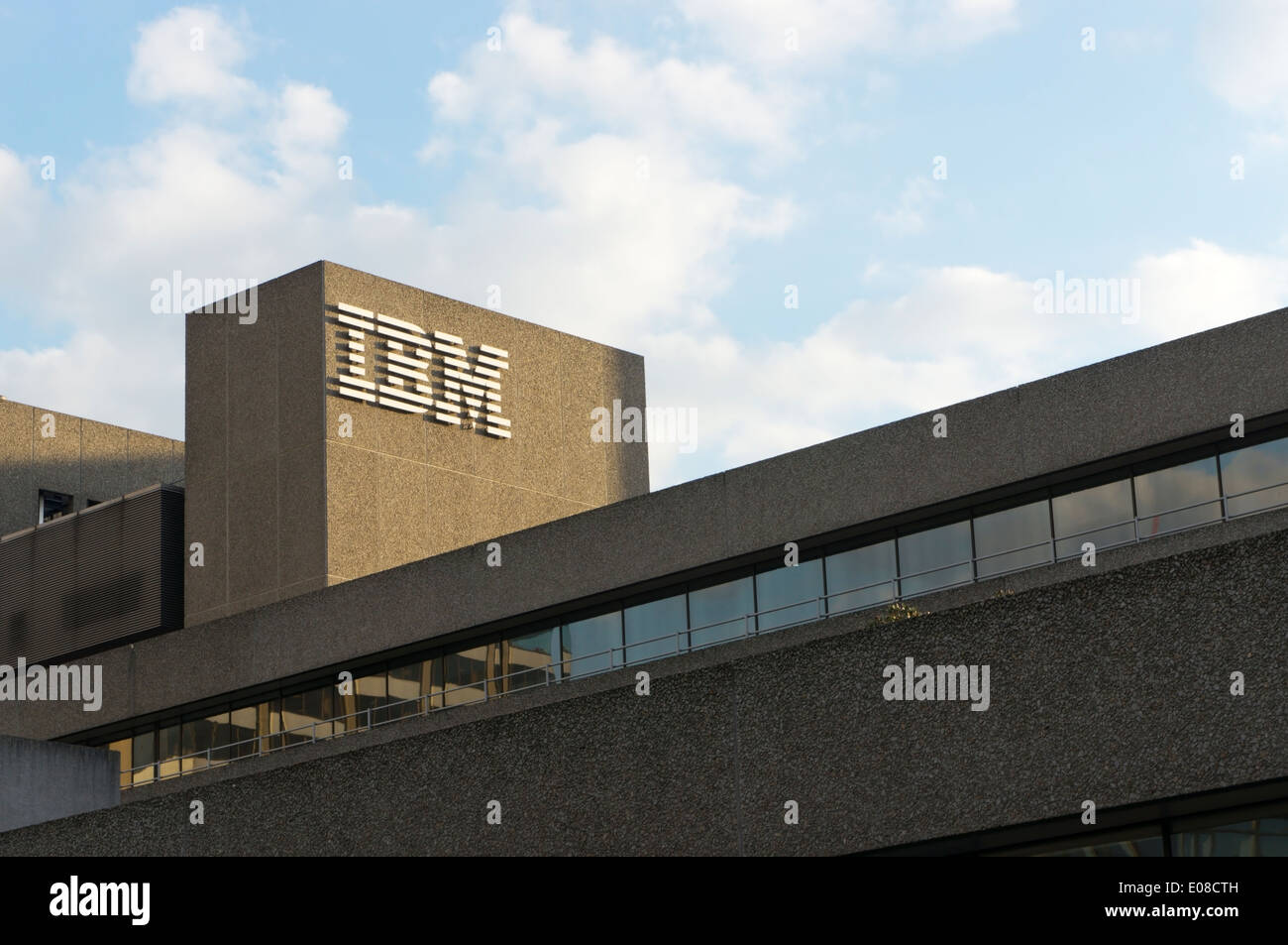 IBM ufficio edificio sulla South Bank di Londra. Foto Stock