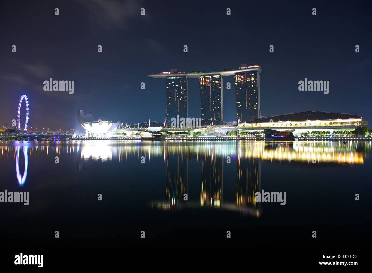 Il Marina Bay di notte, Singapore. Foto Stock